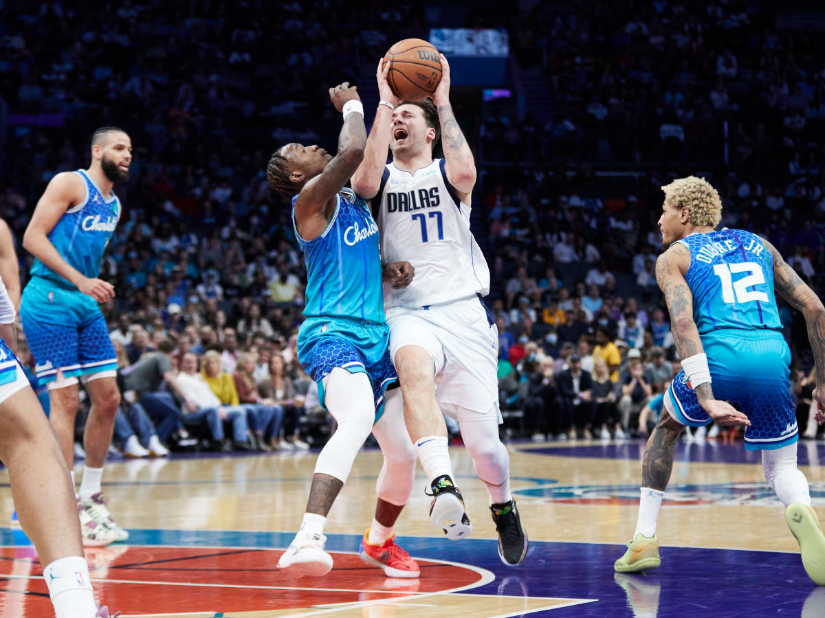 Ballin’ in the Queen City: Doncic Leads Mavericks to Sting Hornets